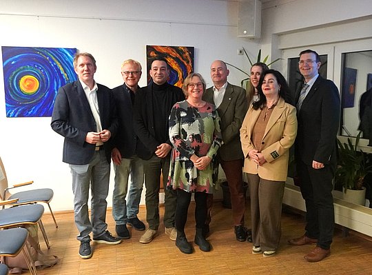 Gruppenfoto mit Vorstand Kreisgruppe MG, MdL J. Klenner, Gülgün Teyhani (ARIC NRW e.V), Bürgermeister B. Stein